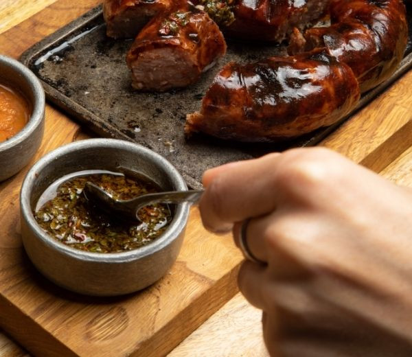 La Cabrera Barcelona - Chimichurri, salsa criolla y provoleta